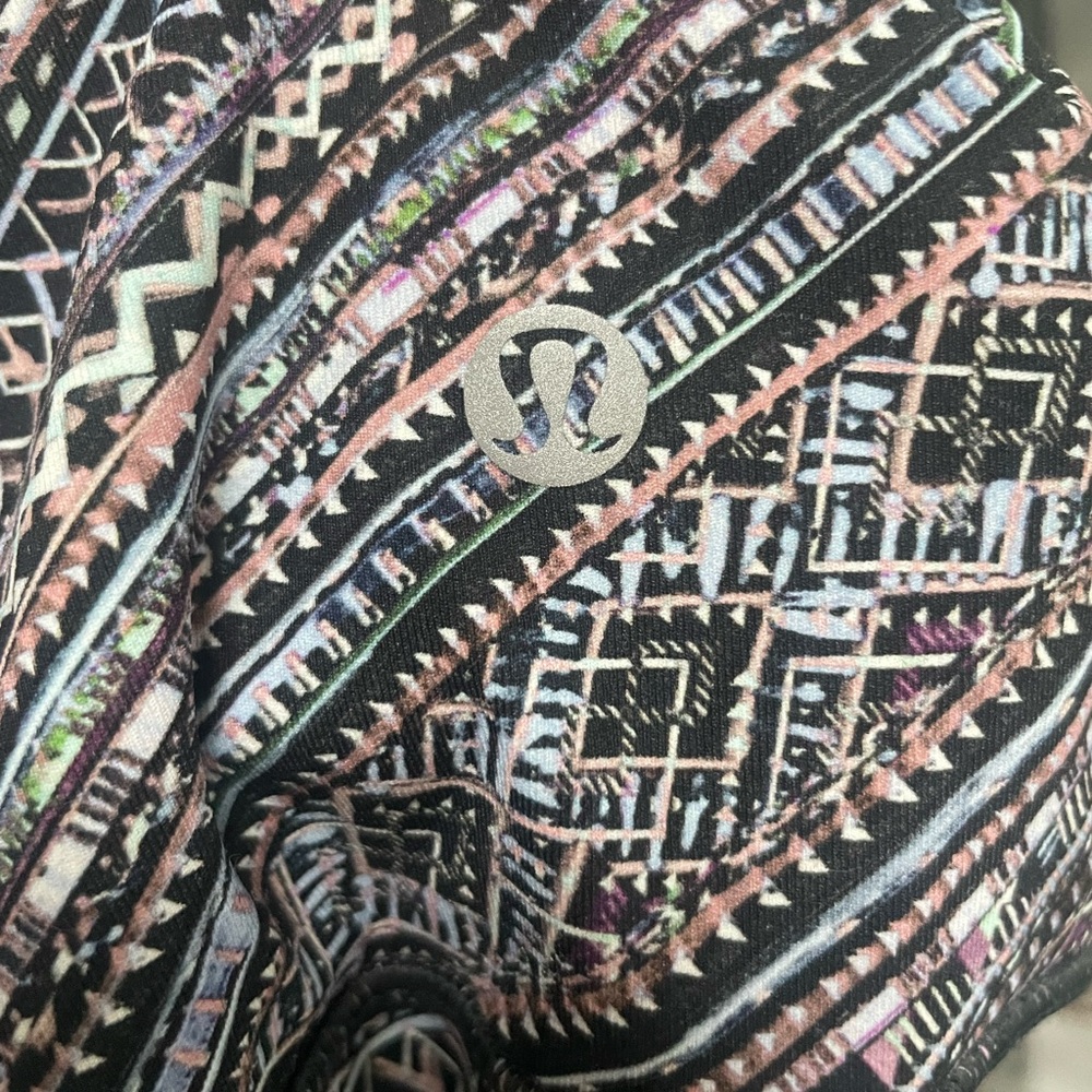 lululemon size 8 align, worn only a few times basically new